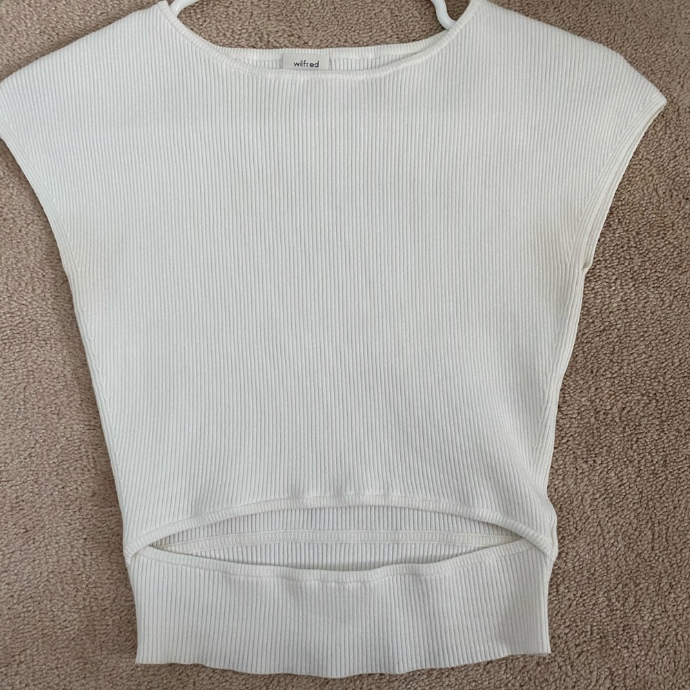 Wilfred- Cropped t shirt with slit size small